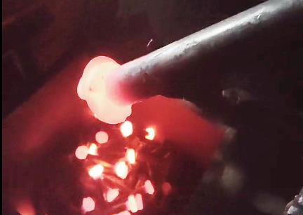 超音频铁棒加热测试，使用棒料加热退火回火工艺(图1)