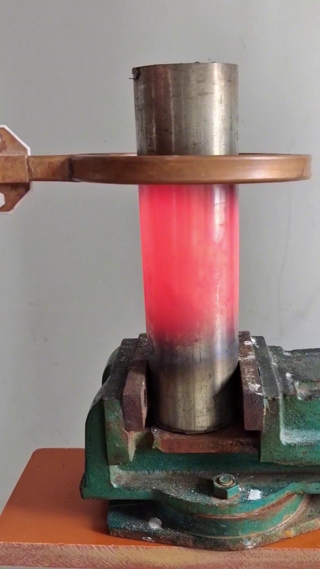 怎么样，这款手持式高频加热机加热不锈钢管速度可以吧