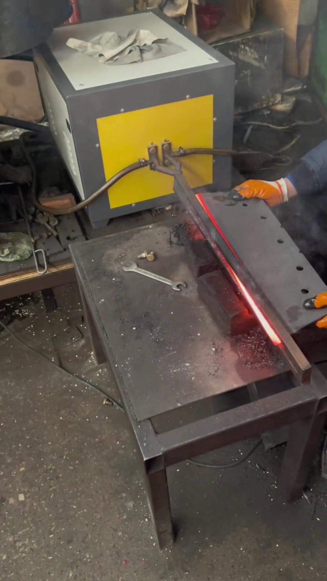 高效、环保的中频大香蕉手机在线视频加热设备适用整体钢板加热退火热处理(图2)