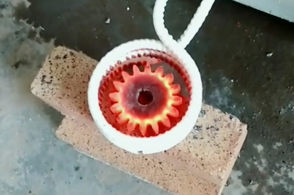 齿轮高频淬火相较于传统淬火方法具有显著优势(图1)