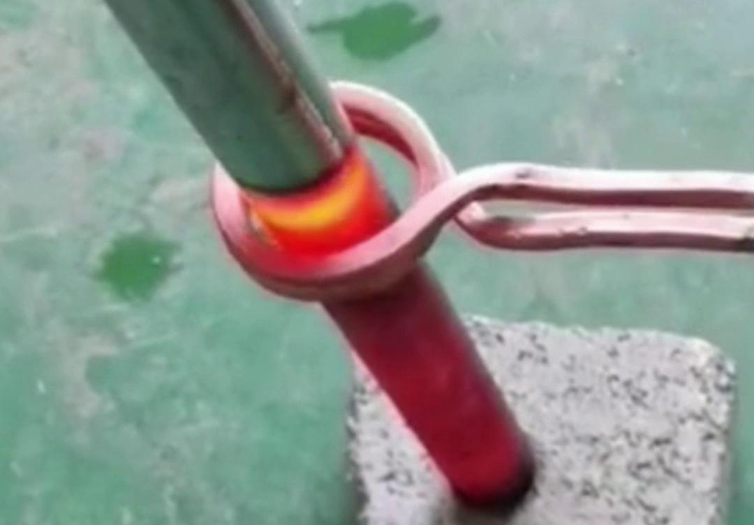 高频加热机以其高效、节能、环保的特性，在金属加工和制造领域有广泛应用(图1)