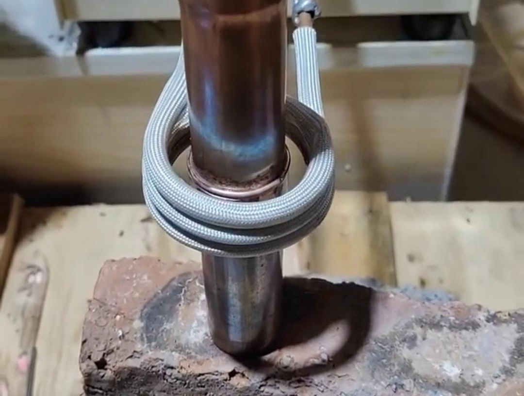 针对22毫米铜管三通接头的焊接，手持式高频焊机具有独特优势(图3)