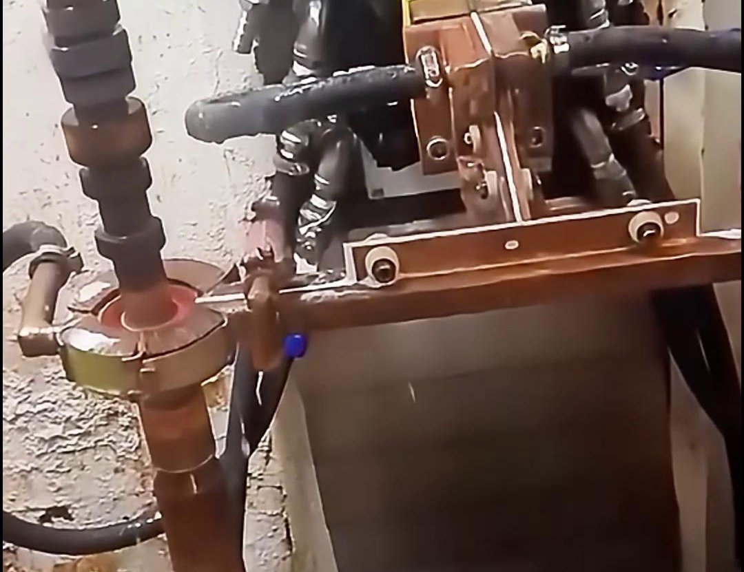 曲轴高频淬火热处理高频久久大香蕉久久具有加热速度快、淬火层深度可控、变形小等优点