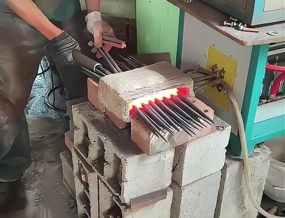 超音频大香蕉手机在线视频加热设备为金属毛坯棒料的加热提供了解决方案