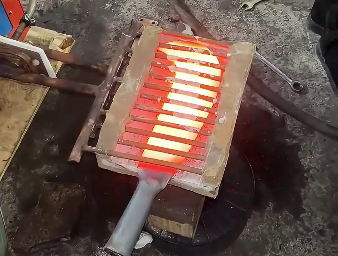 超高频大香蕉手机在线视频加热机具有完成刀具淬火、退火、回火、正火等热处理工艺的能力