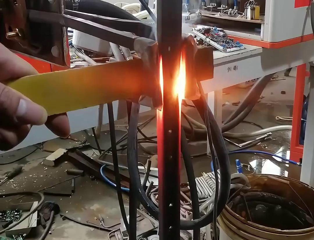 适用超高频淬火机对导轨淬火试验，验证淬火是否能达到工艺要求