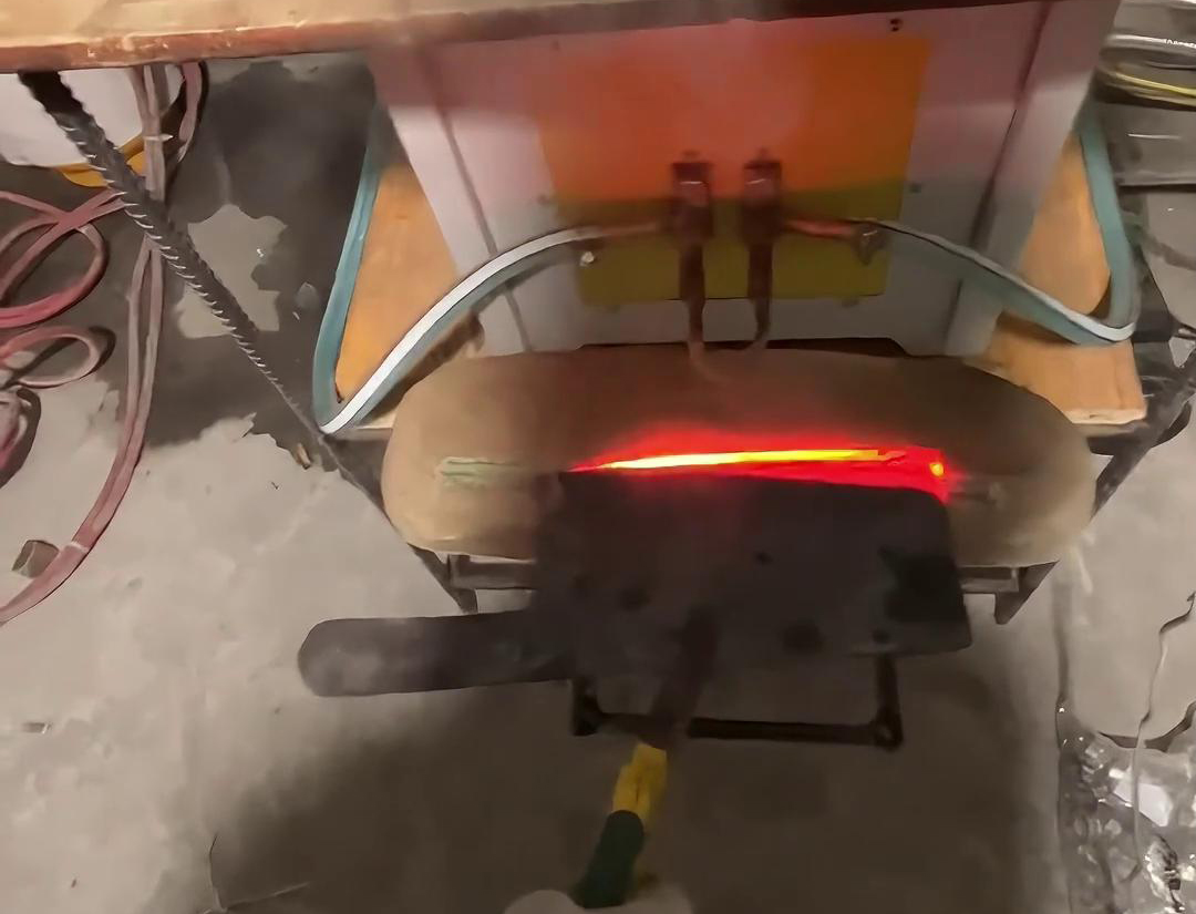 菜刀刃口用超音频久久大香蕉久久淬火，你知道为什么只淬火一点点吗？