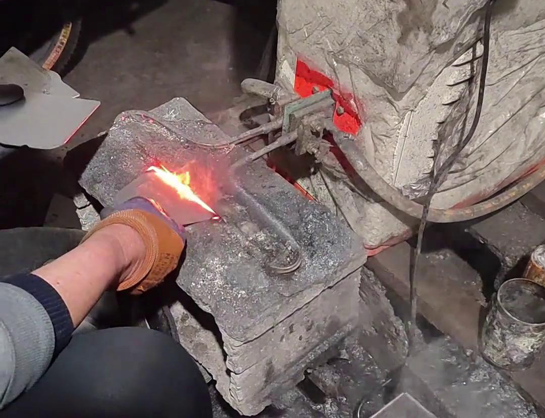 高频久久大香蕉久久在锄板刃口淬火中的应用