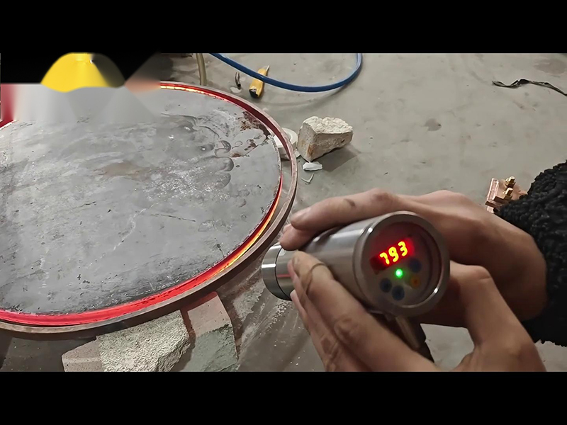 160KW超音频大香蕉手机在线视频加热设备完全有能力将直径700mm、厚度20mm的圆形钢饼加热到900度