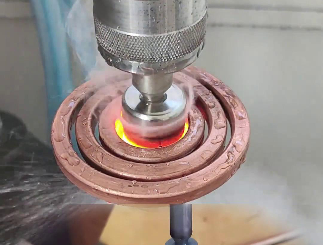 120KW超音频久久大香蕉久久对导柱淬火热处理，硬度可以到达58-62度左右