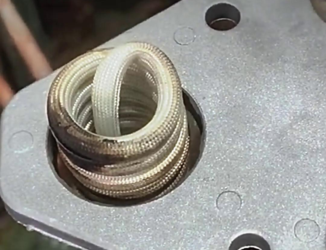 高频加热机结合定制大香蕉手机在线视频加热线圈在铝板内孔加热热装配方面展现出了显著的优势(图1)