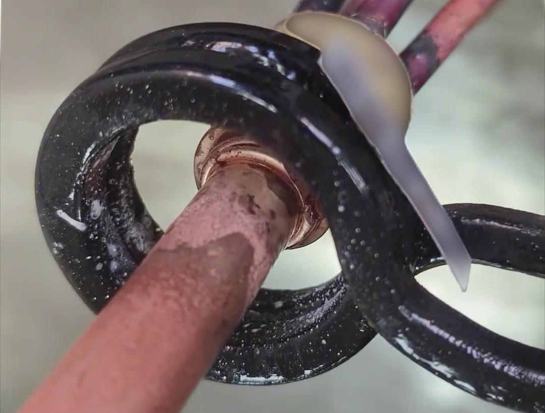 手持式高频焊机，可以人工操作对分液器铜管焊接