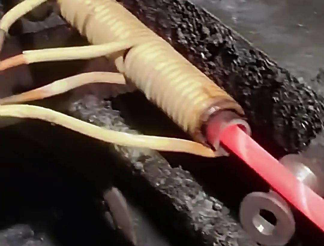 高频调质淬火生产线在管线材在线淬火热处理是一种高效、节能的金属热处理工艺