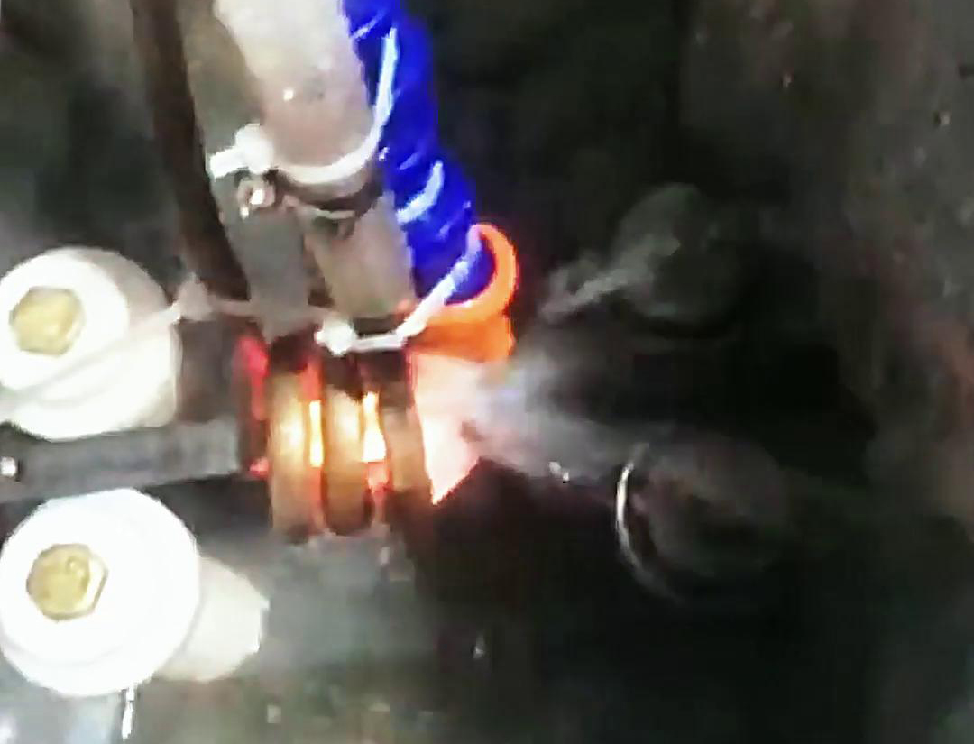 导轨大香蕉手机在线视频淬火具有加热速度快、生产效率高、淬火质量稳定等优点