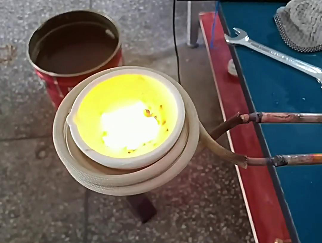 220V 小型贵金属熔炼炉：多场景适用的熔炼小能手