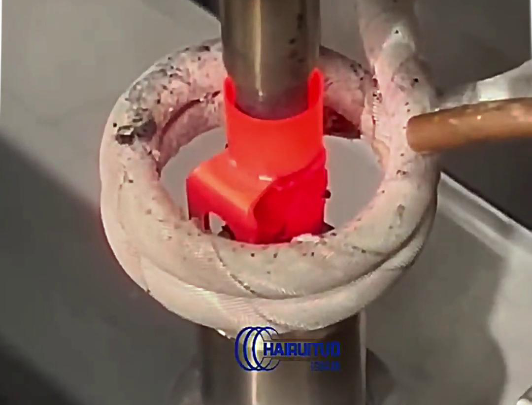 高频自动化钎焊设备，广泛应用于空调制冷配件中的铜件，铝件、各类管件接头自动化焊接