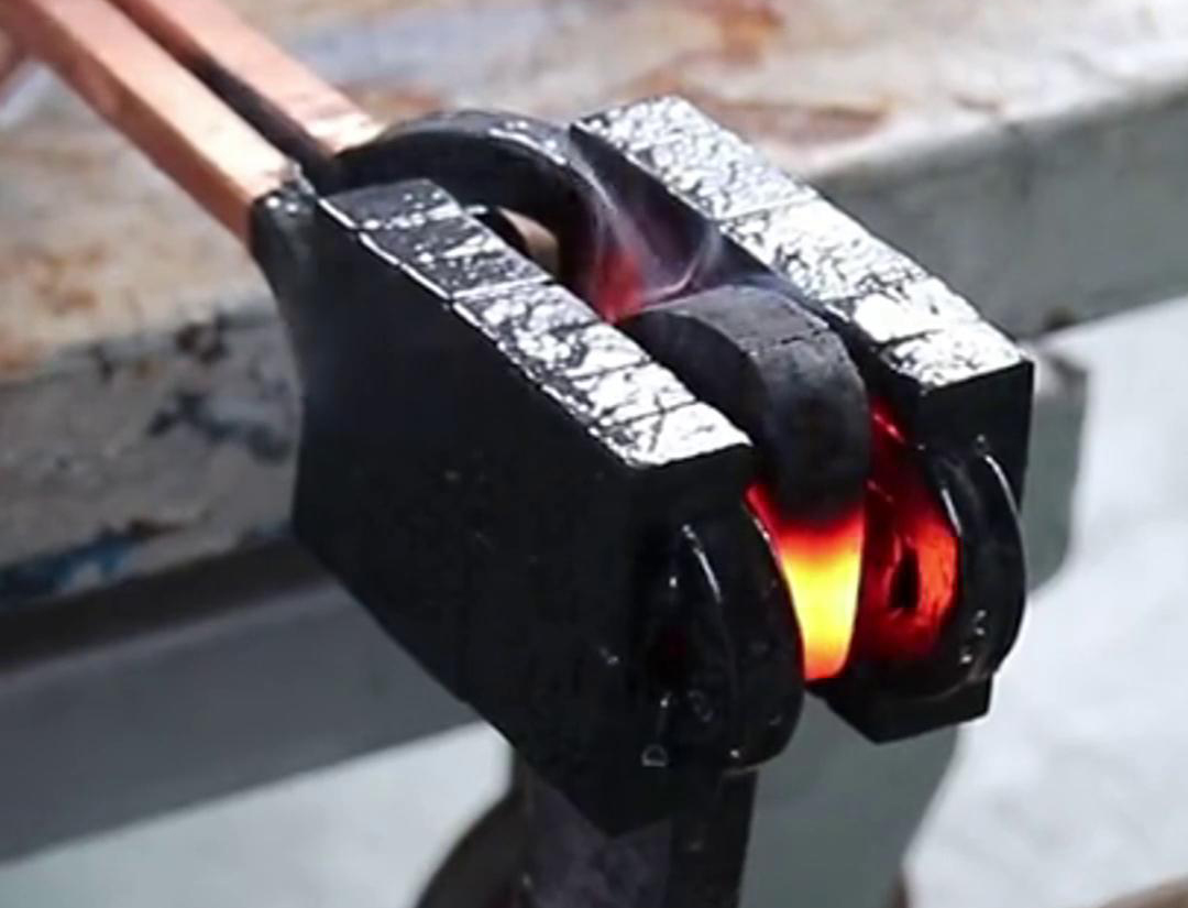 高频焊接机铝板对焊现场演示：工艺适配性与强度验证(图4)