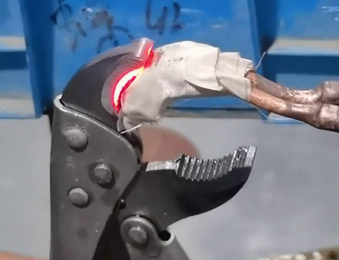 管钳五金工具淬火热处理选择高频淬火机