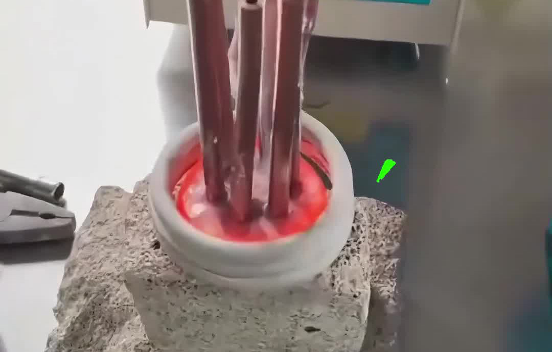 高频焊接机多铜管同步焊，几秒搞定一批，每道焊口都一致