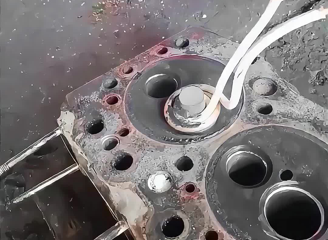 发动机缸头气门垫圈拆解神器！海瑞拓手持式高频加热机