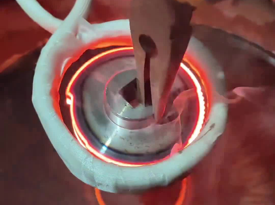 制动齿轮淬火高效方案！海瑞拓超高频淬火机，硬度耐磨双提升