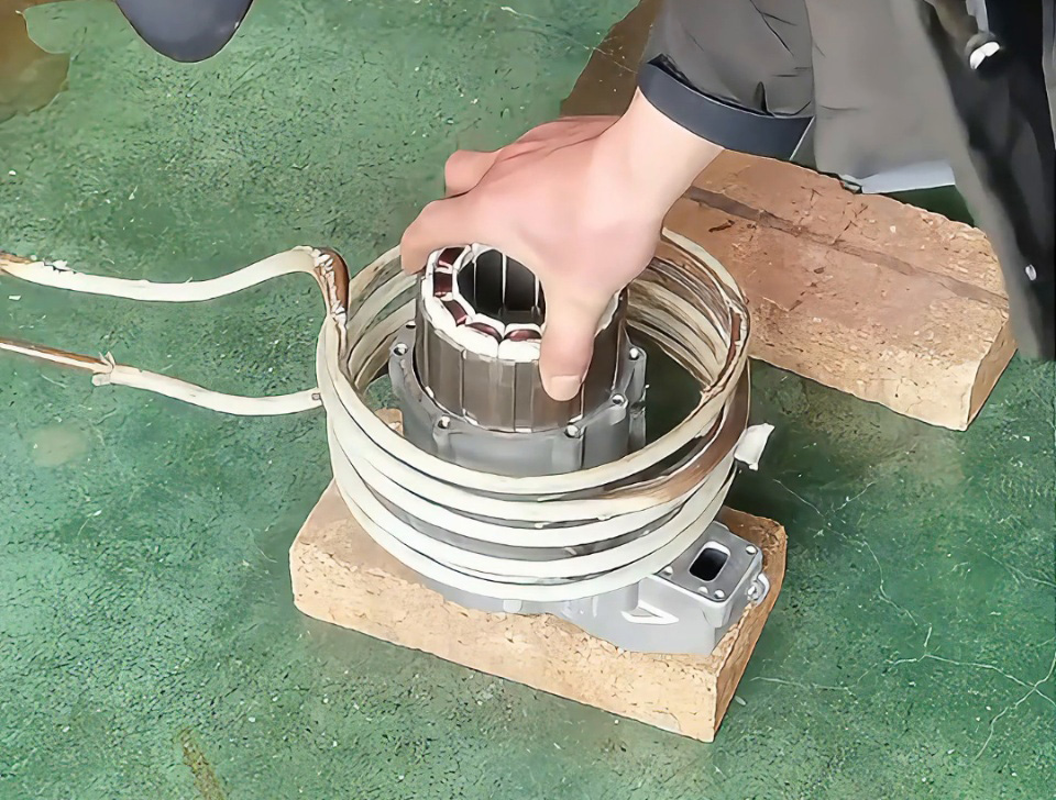 新能源电机热装配核心利器！海瑞拓高频加热机，精准高